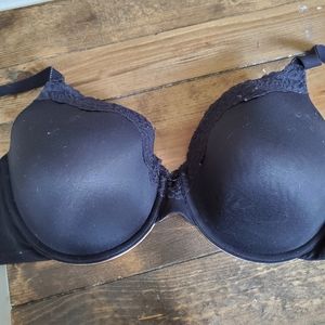 Black Maidenform bra